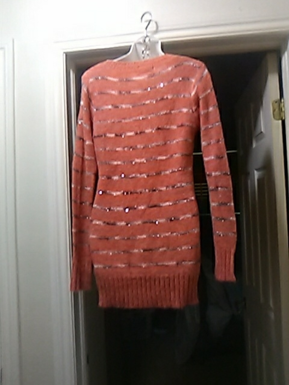 💲4⃣▶▶Cozy Orange Peach PRETTY 🎈V-Neck Women’s Sweater with Metallic Stripe - Picture 5 of 7